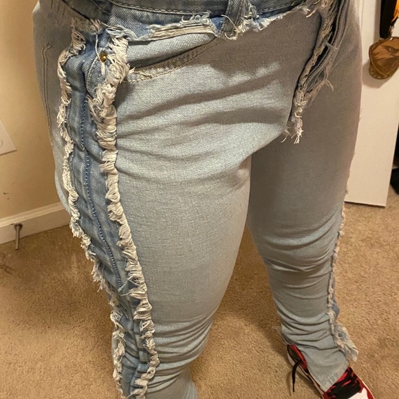 Distressed Jeans - Picture 2 of 4
